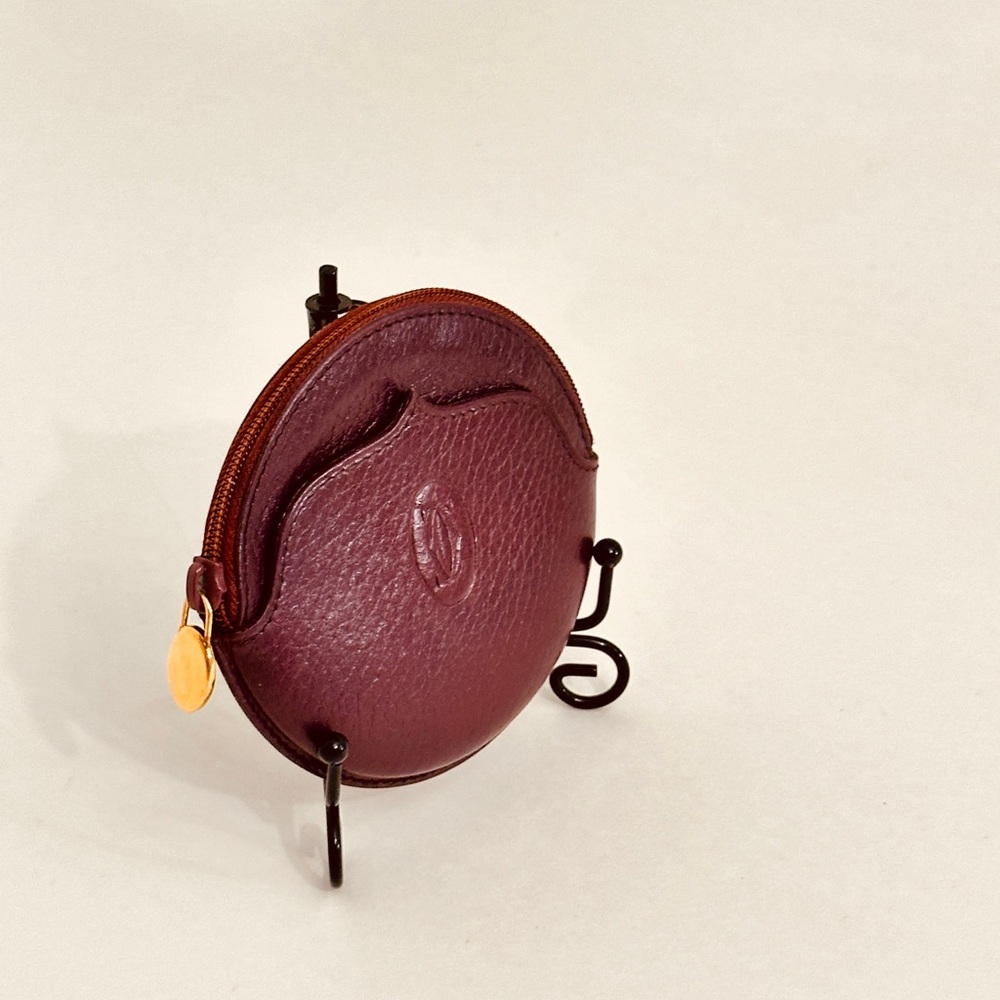 Elegant Cartier Burgundy Leather Coin Purse - Picture 4 of 10